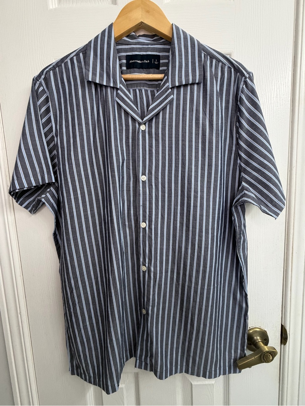 Abercrombie & Fitch Men's L Striped Button Down Shirt Gray White Cotton Blend